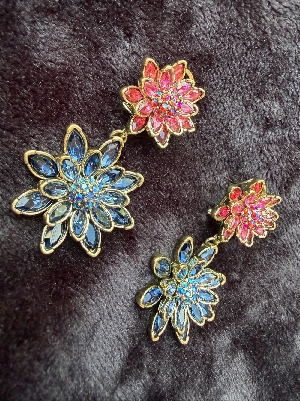Heidi Daus
"Leaping Lily Pads" Crystal Accented Drop Earrings.